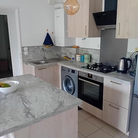 Superbe Appartement T2 Cuers Exteriör bild
