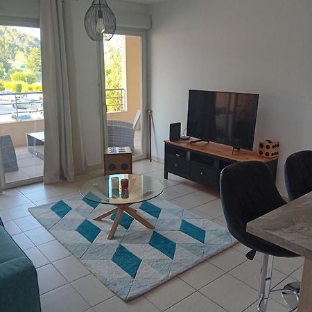 Superbe Appartement T2 Cuers Exteriör bild
