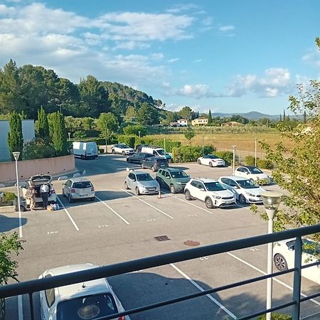 Superbe Appartement T2 Cuers Exteriör bild